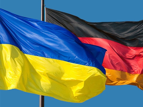 Ukrainische Soldaten nach Deutschland zu Behandlung gebracht