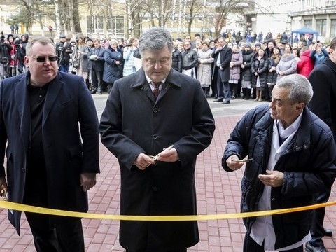 Президент відкрив реконструйований неонатальний центр у Дніпрі