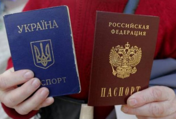 Відтепер Путін даватиме паспорти і жителям неокупованих територій Донбасу