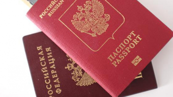 Українці, які отримають російські паспорти на окупованих територіях, можуть бути покарані за держзраду — юрист 