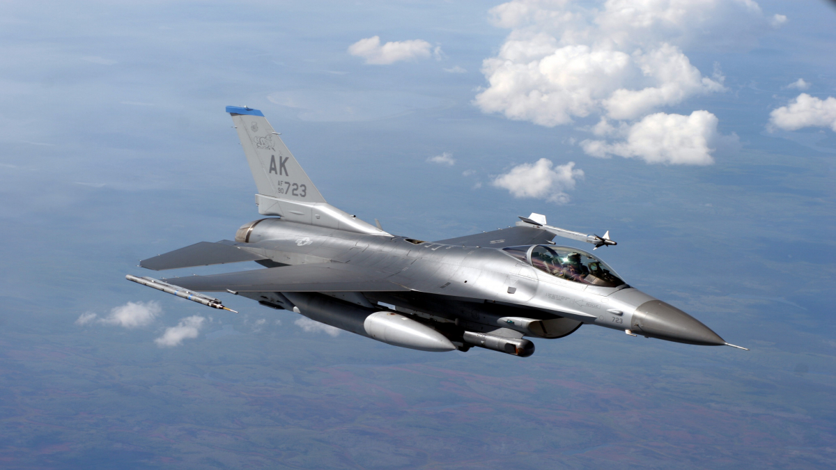 Українських льотчиків навчатимуть пілотуванню F-16 тренери з 11-ти держав — експерт